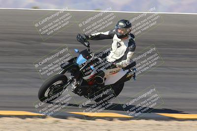 media/Nov-06-2023-Moto Forza (Mon) [[ce023d0744]]/4-Beginner Group/Session 2 (Bowl Tight Speed)/